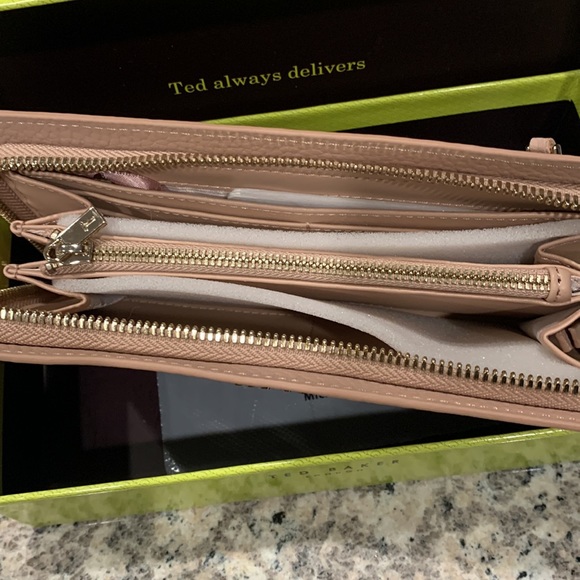 PR: Ted Baker London Taupe Leather Sunken Padlock Matinee Wallet Taupe - Picture 10 of 13